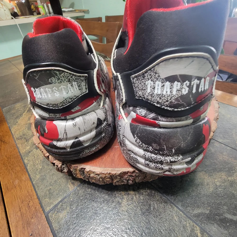 Size 11.5 - PUMA Trapstar x Disc Blaze Red & Gray Camo‎